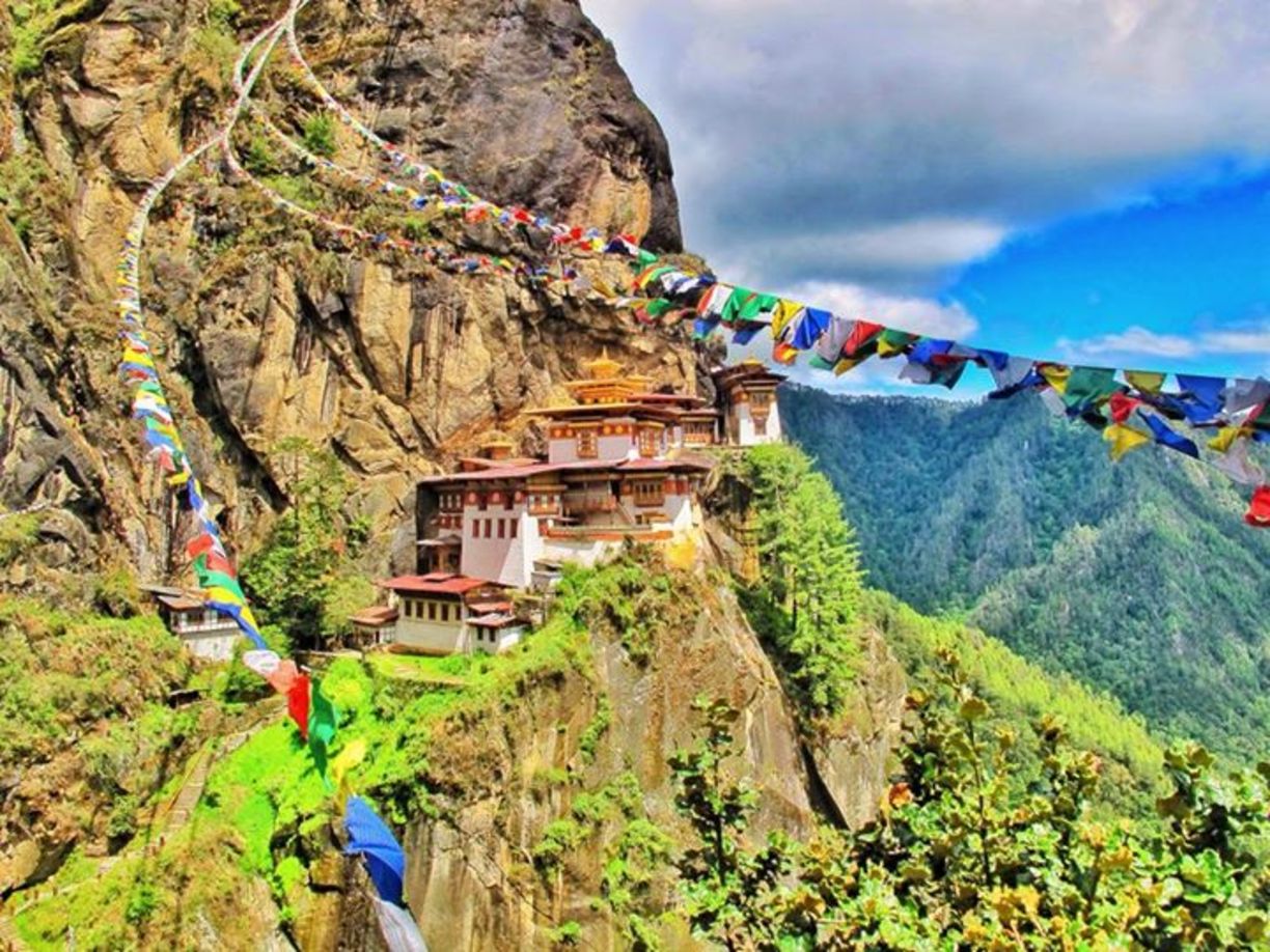 8 Days Tour Bhutan By Land